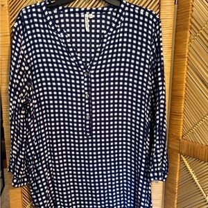 Grand & Greene blue and white blouse, gold bottoms with 3/4 sleeves. Large